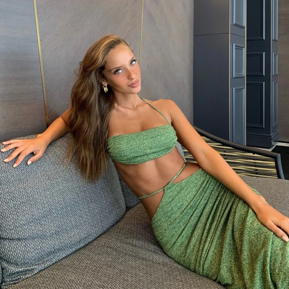 Green Two Piece Set 🥝 - Picture 6 of 7